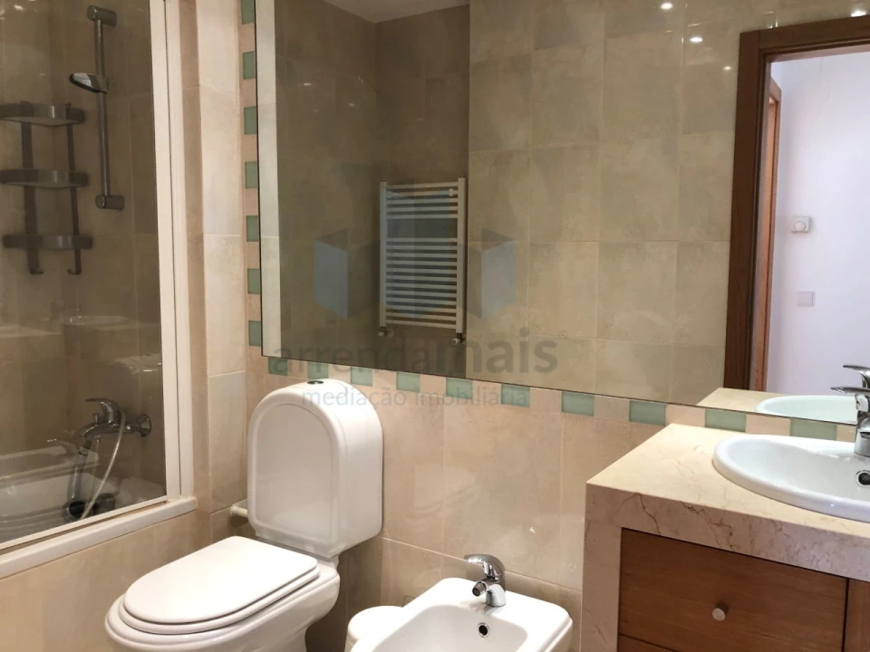 Apartamento T1 para Arrendamento em Sé Nova, Santa Cruz, Almedina e São Bartolomeu Foto 5