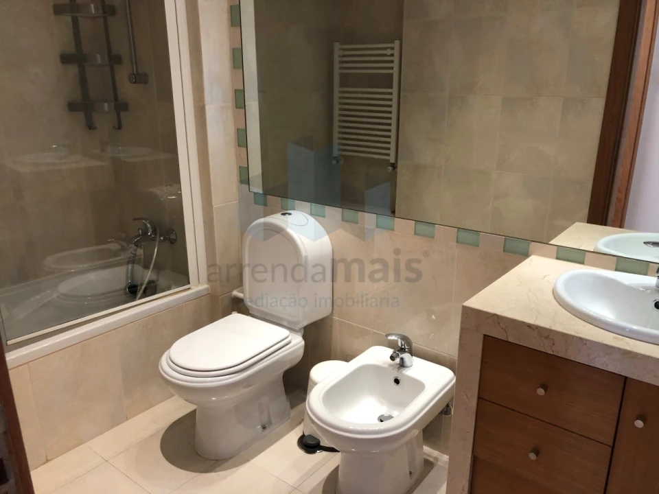 Apartamento T1 para Arrendamento em Sé Nova, Santa Cruz, Almedina e São Bartolomeu Foto 6