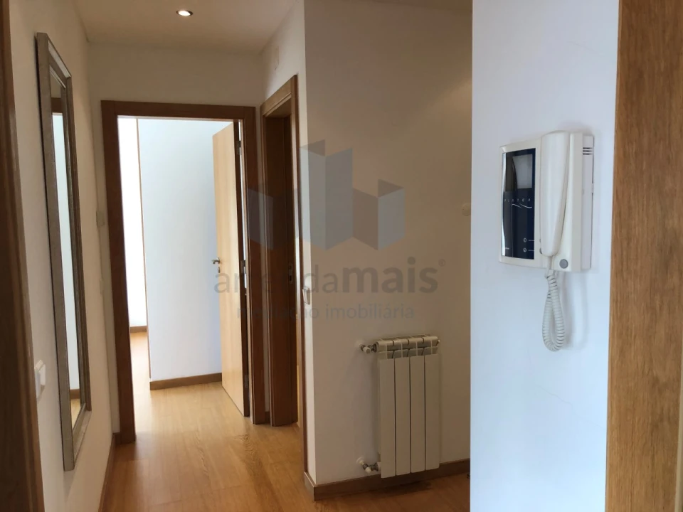 Apartamento T1 para Arrendamento em Sé Nova, Santa Cruz, Almedina e São Bartolomeu Foto 13