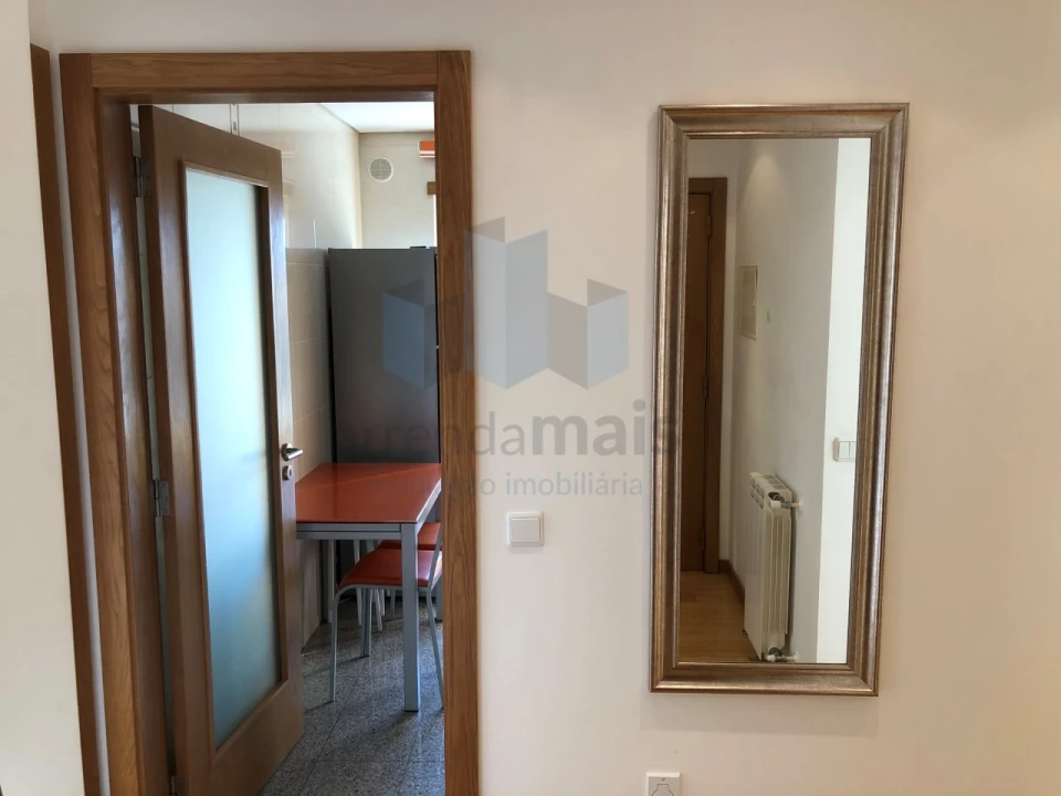 Apartamento T1 para Arrendamento em Sé Nova, Santa Cruz, Almedina e São Bartolomeu Foto 14