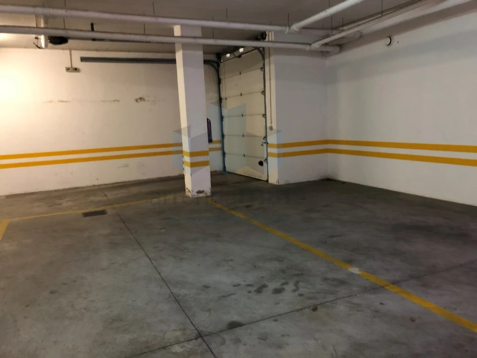Apartamento T1 para Arrendamento em Sé Nova, Santa Cruz, Almedina e São Bartolomeu Foto 15