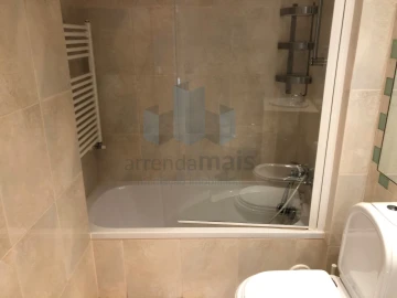 Apartamento T1 para Arrendamento em Sé Nova, Santa Cruz, Almedina e São Bartolomeu