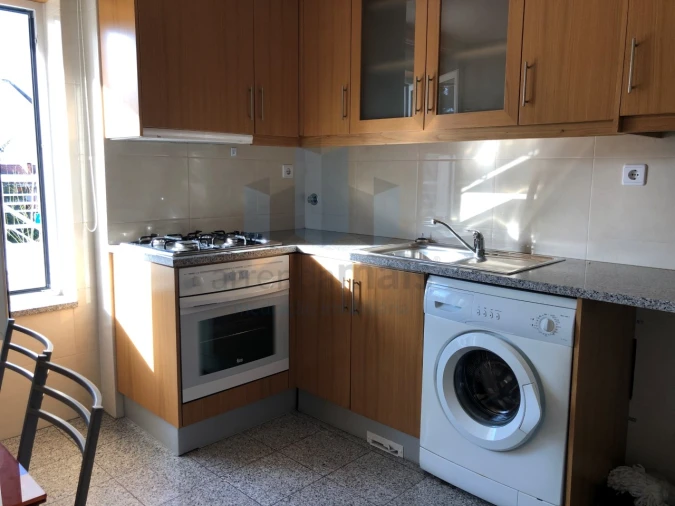 Apartamento T1 para Arrendamento em Sé Nova, Santa Cruz, Almedina e São Bartolomeu Foto 2