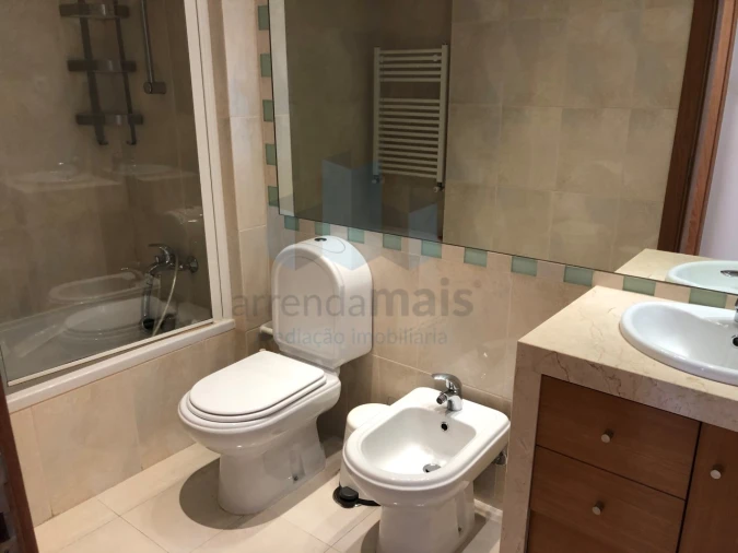 Apartamento T1 para Arrendamento em Sé Nova, Santa Cruz, Almedina e São Bartolomeu Foto 6