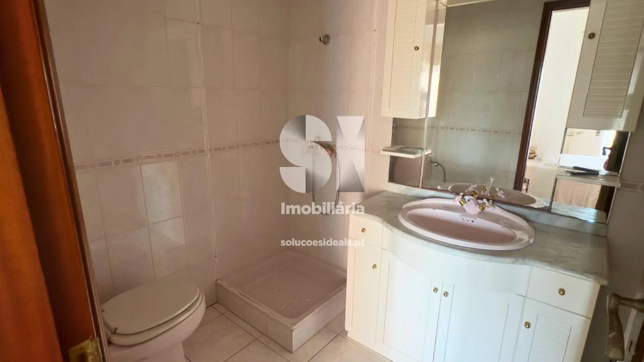 Moradia T4 para Venda em São Martinho do Bispo e Ribeira de Frades Foto 3