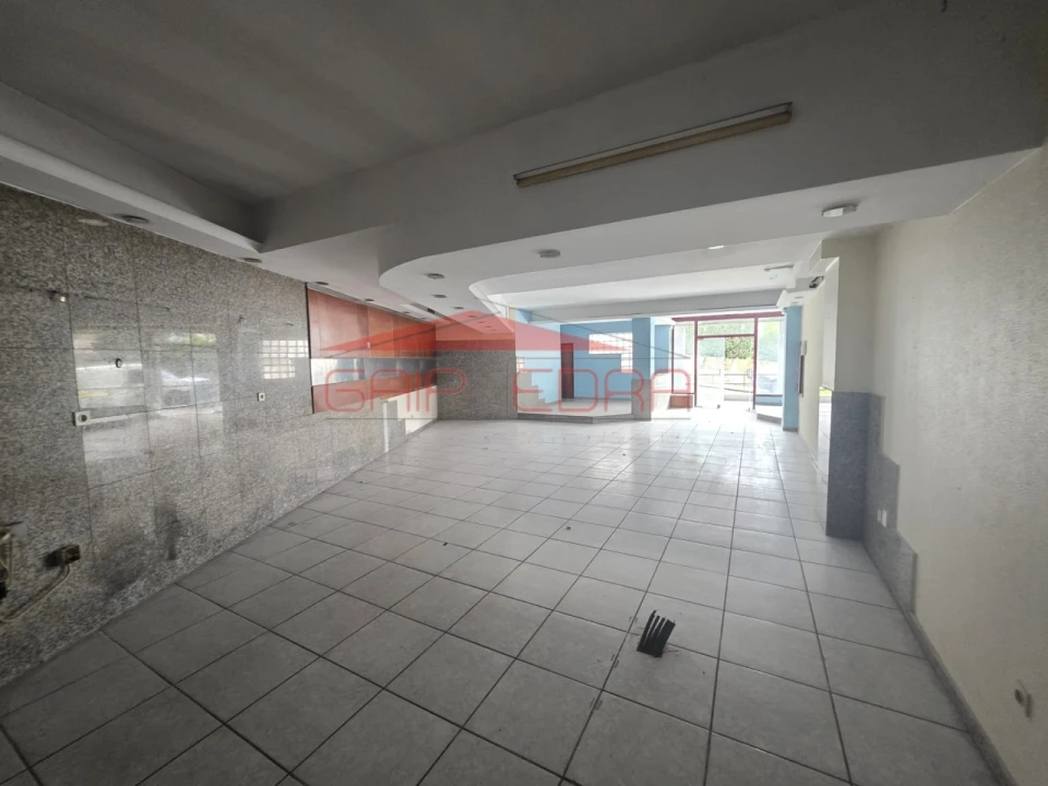 Loja para Venda em Candoso Santiago e Mascotelos Foto 4