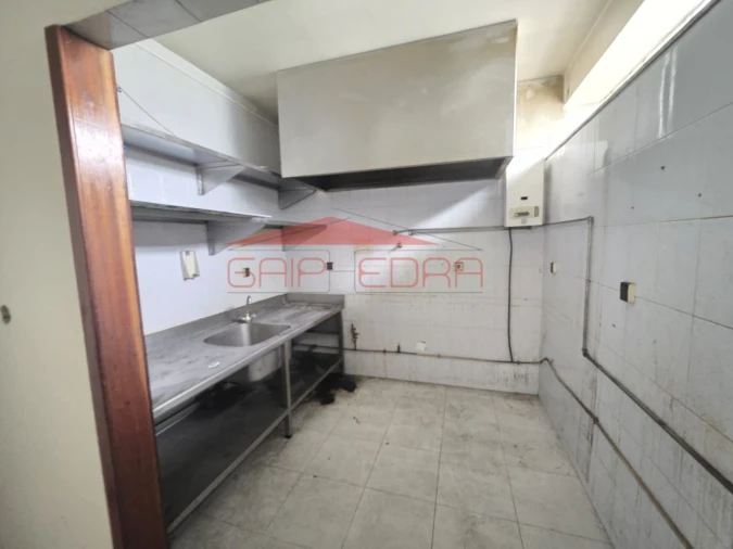 Loja para Venda em Candoso Santiago e Mascotelos Foto 7