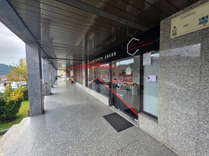 Loja para Venda em Candoso Santiago e Mascotelos Foto 17