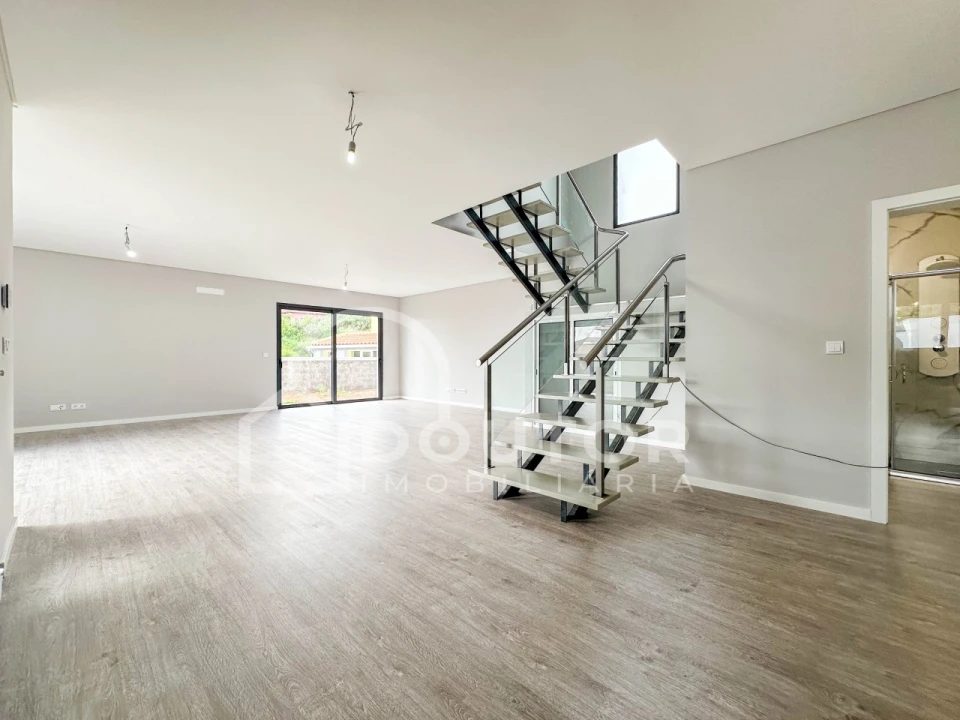 Moradia T3 para Venda em São Roque Foto 5