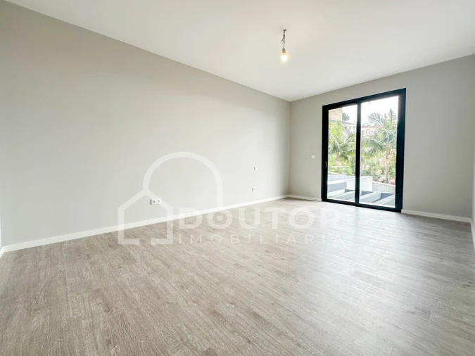 Moradia T3 para Venda em São Roque Foto 11