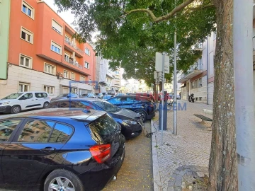 Apartamento T2 para Venda em Campolide