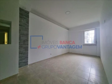 Apartamento T2 para Venda em Campolide