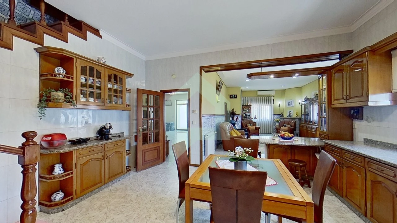 Moradia T4 para Venda em Galegos (São Martinho) Foto 11