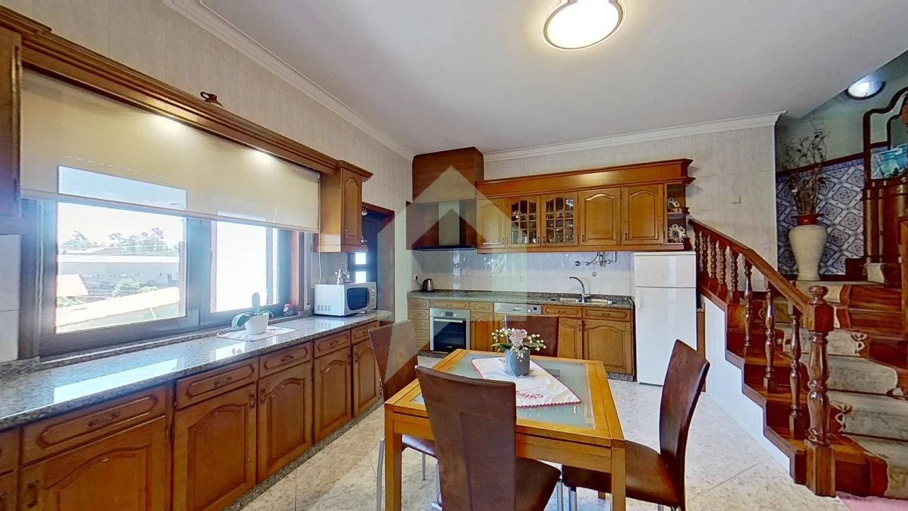 Moradia T4 para Venda em Galegos (São Martinho) Foto 13