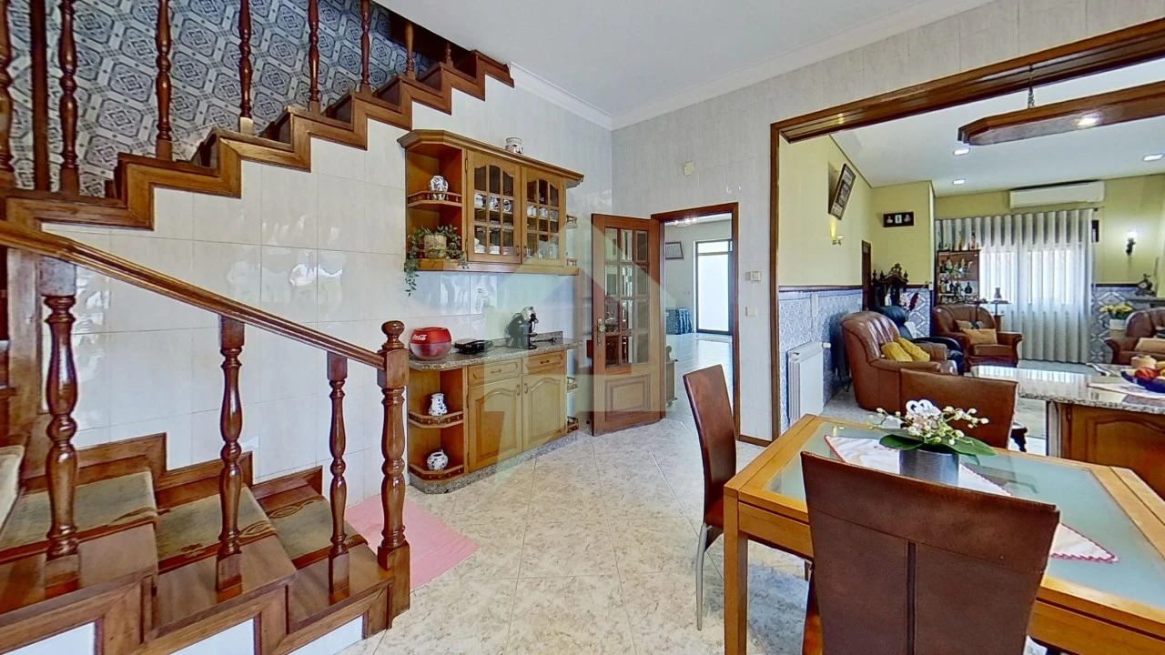 Moradia T4 para Venda em Galegos (São Martinho) Foto 14