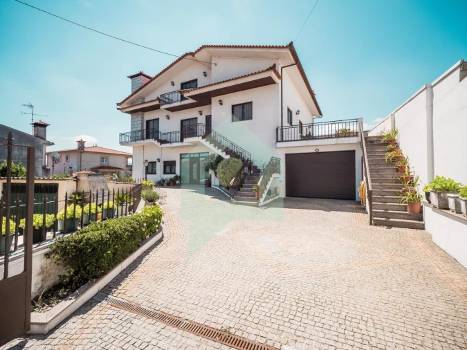 Moradia T4 para Venda em Galegos (São Martinho) Foto 2