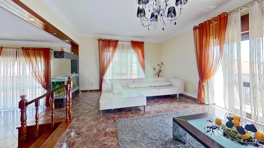 Moradia T4 para Venda em Galegos (São Martinho) Foto 4