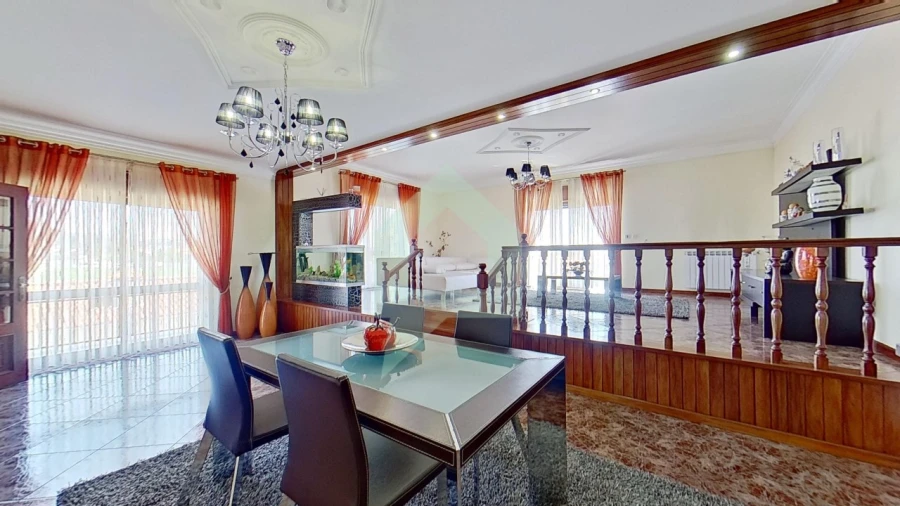 Moradia T4 para Venda em Galegos (São Martinho) Foto 8