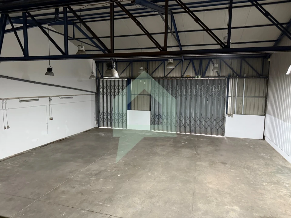 Armazém para Venda em Chorente, Góios, Courel, Pedra Furada e Gueral Foto 15