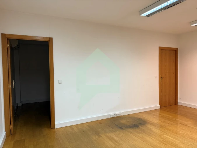 Armazém para Venda em Chorente, Góios, Courel, Pedra Furada e Gueral Foto 20