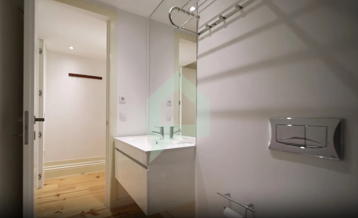 Apartamento T1 para Venda em Cedofeita, Santo Ildefonso, Sé, Miragaia, São Nicolau e Vitória Foto 23