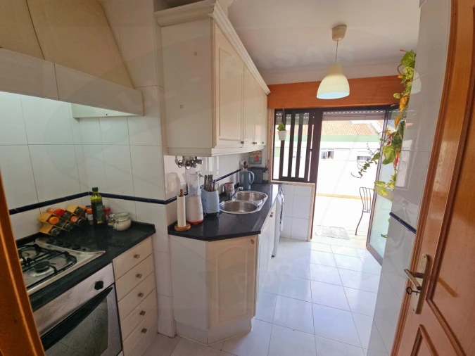 Apartamento T1 para Venda em Massamá e Monte Abraão Foto 13