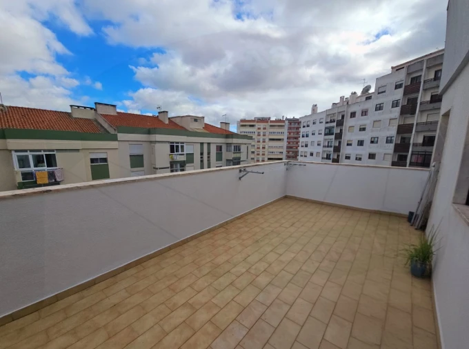 Apartamento T1 para Venda em Massamá e Monte Abraão Foto 20