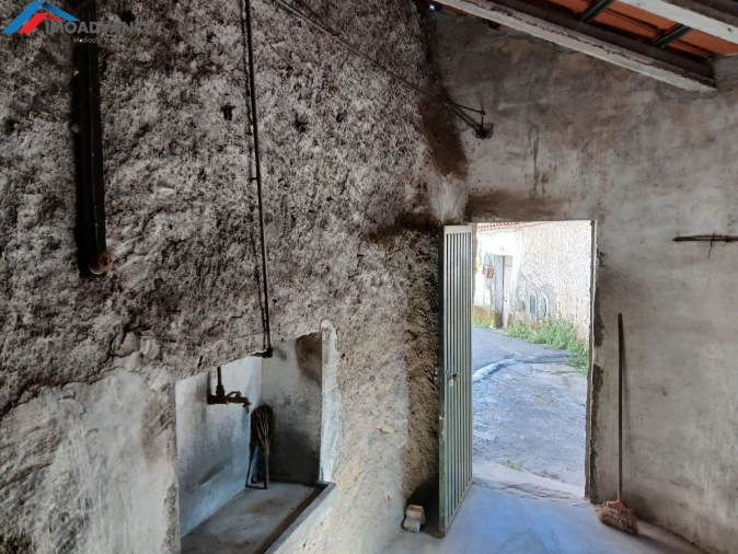 Moradia T2 para Venda em Lorvão Foto 13