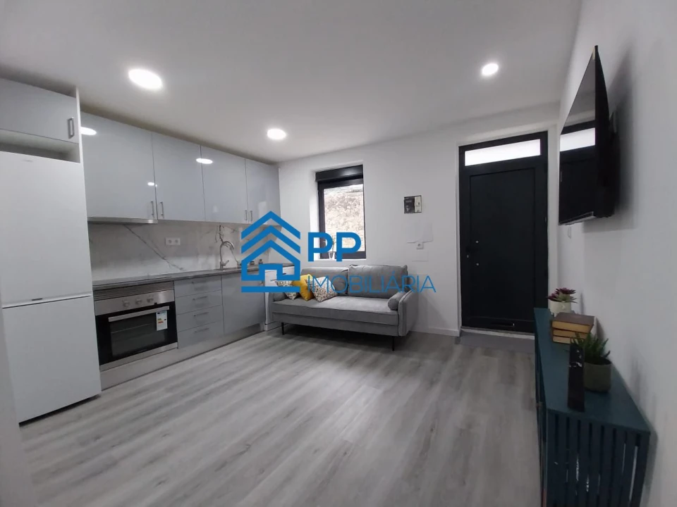 Moradia T1 para Venda em Cedofeita, Santo Ildefonso, Sé, Miragaia, São Nicolau e Vitória Foto 2