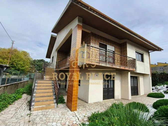 Moradia T3 para Venda em Santa Maria de Lamas