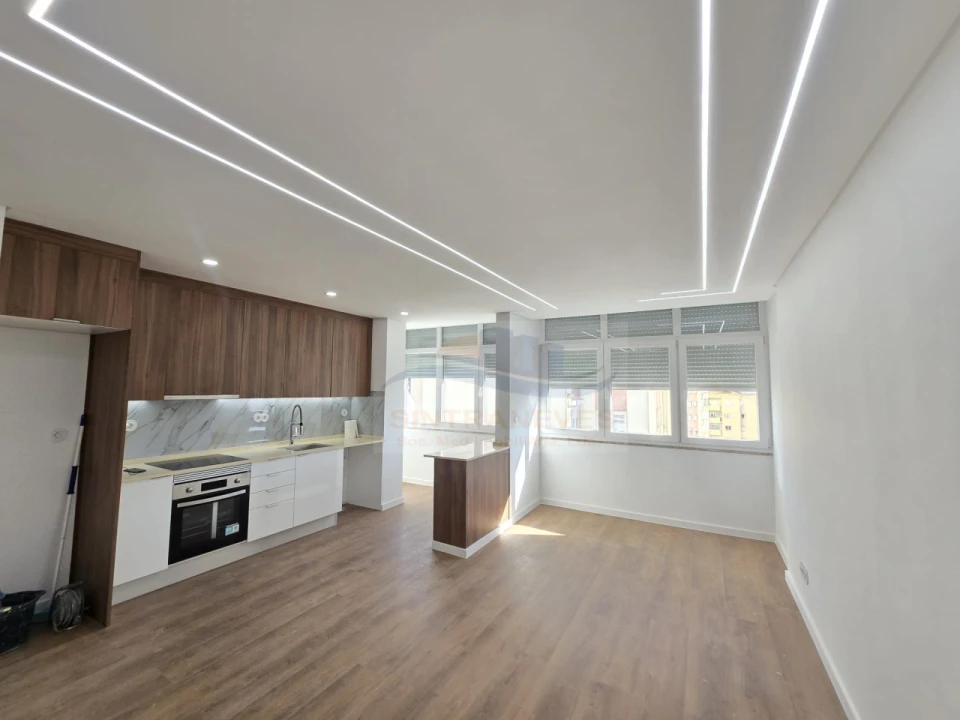 Apartamento T2 para Venda em Falagueira-Venda Nova Foto 7