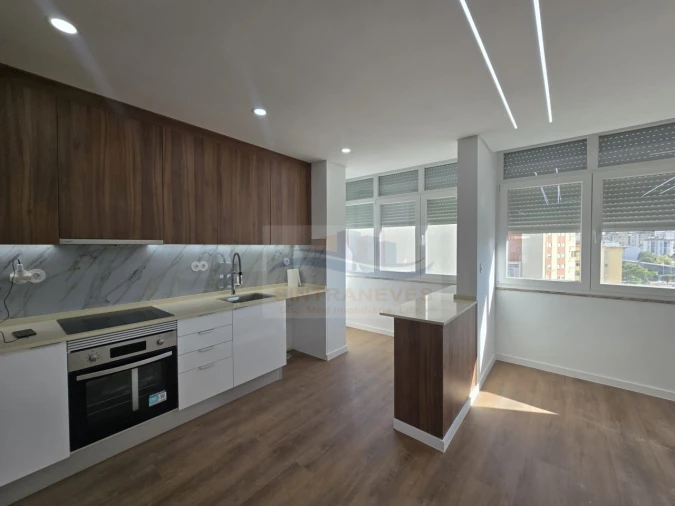 Apartamento T2 para Venda em Falagueira-Venda Nova Foto 8