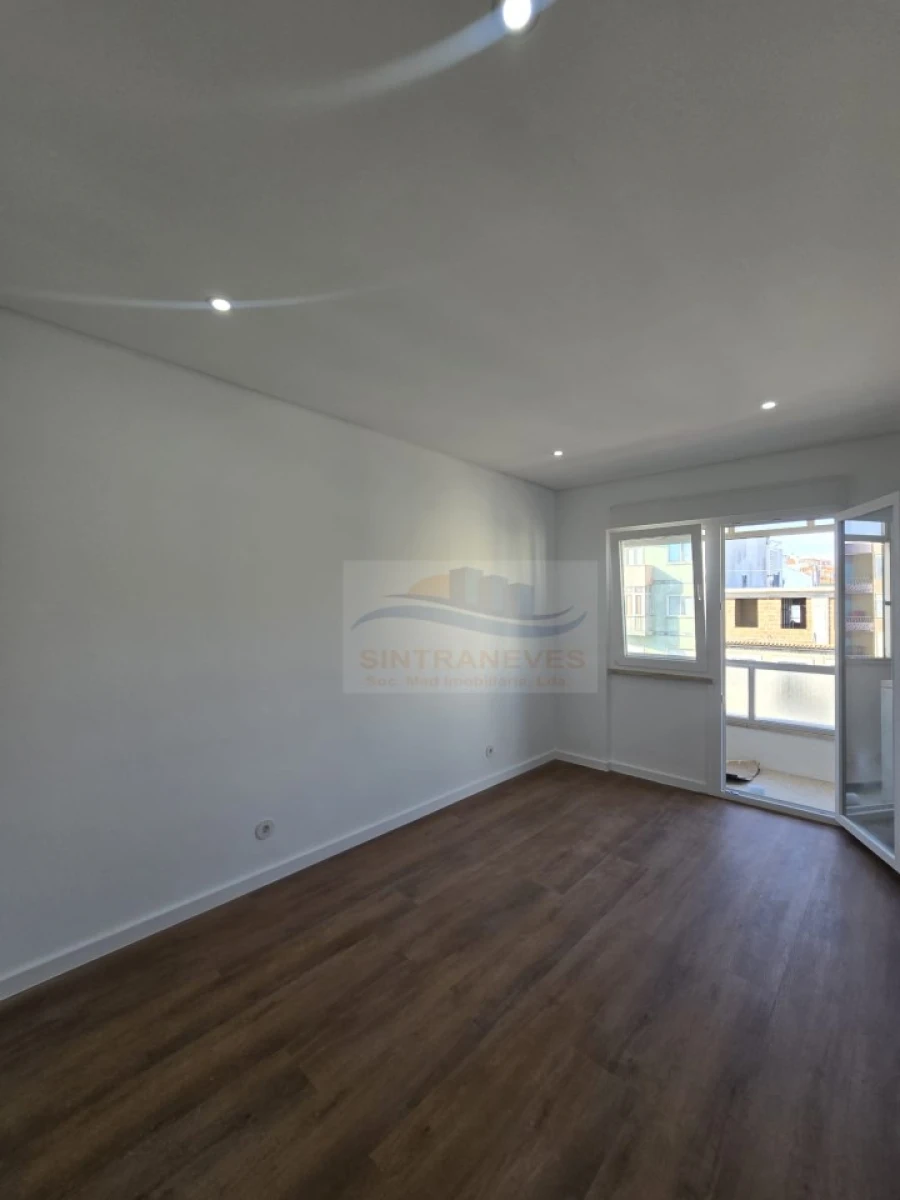 Apartamento T2 para Venda em Falagueira-Venda Nova Foto 13