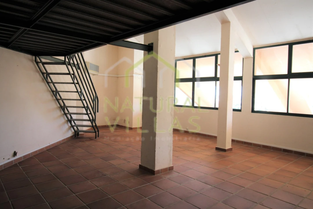 Loja para Venda em Quarteira Foto 3