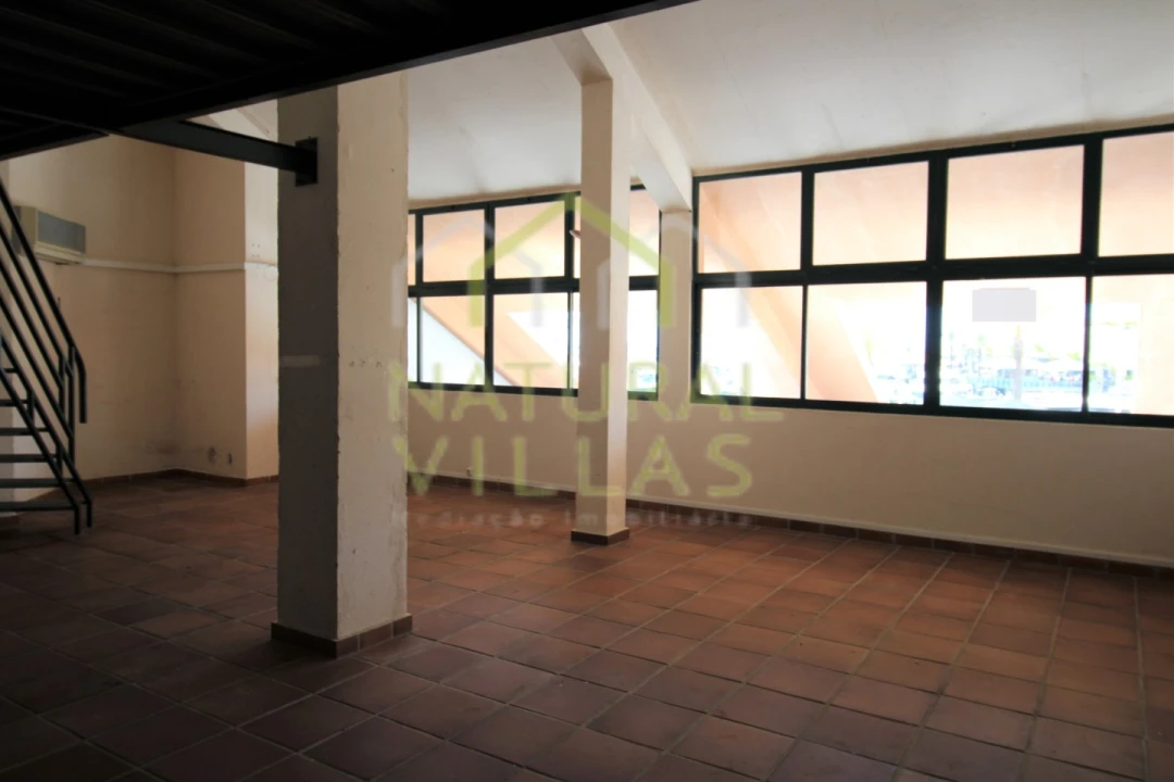 Loja para Venda em Quarteira Foto 5