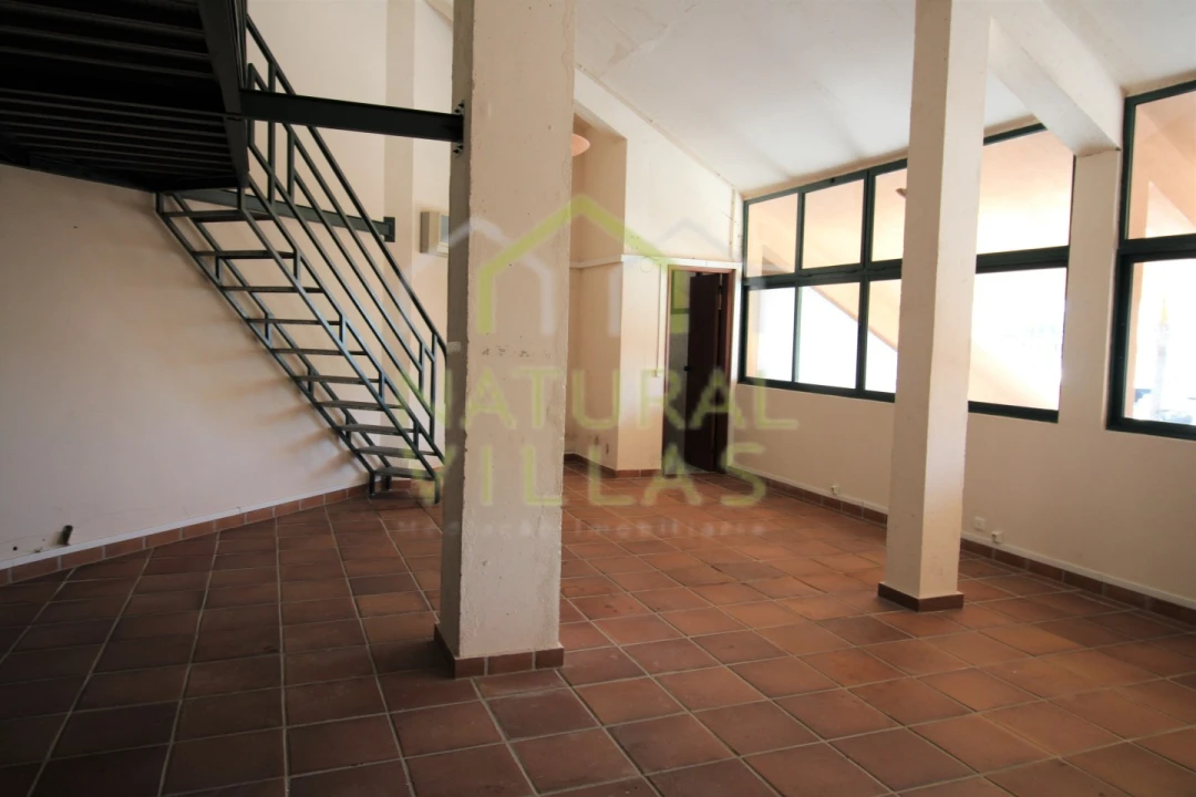 Loja para Venda em Quarteira Foto 4