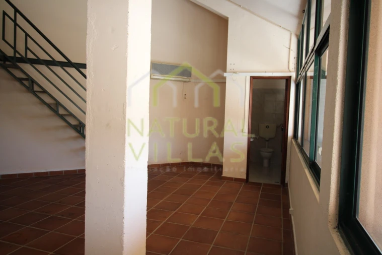 Loja para Venda em Quarteira Foto 11