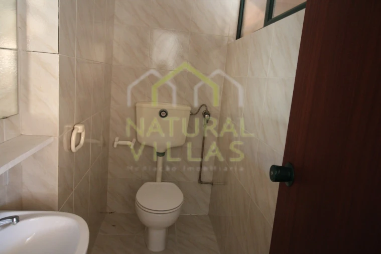 Loja para Venda em Quarteira Foto 12