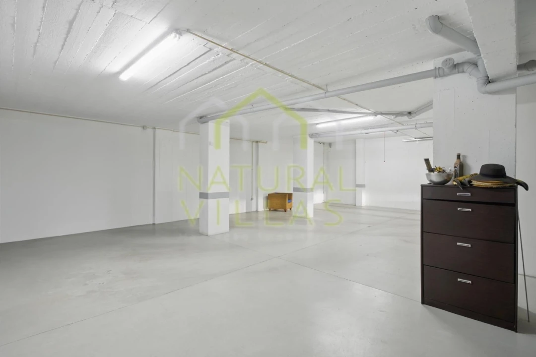 Garagem para Venda em Faro (Sé e São Pedro) Foto 2