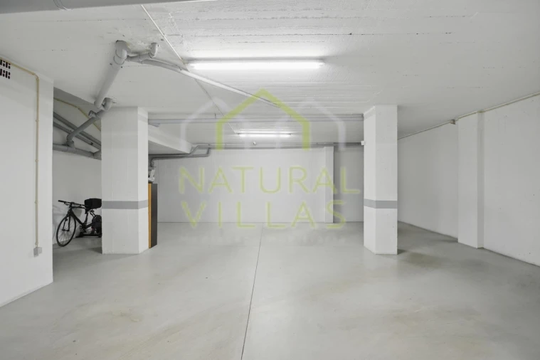 Garagem para Venda em Faro (Sé e São Pedro) Foto 4