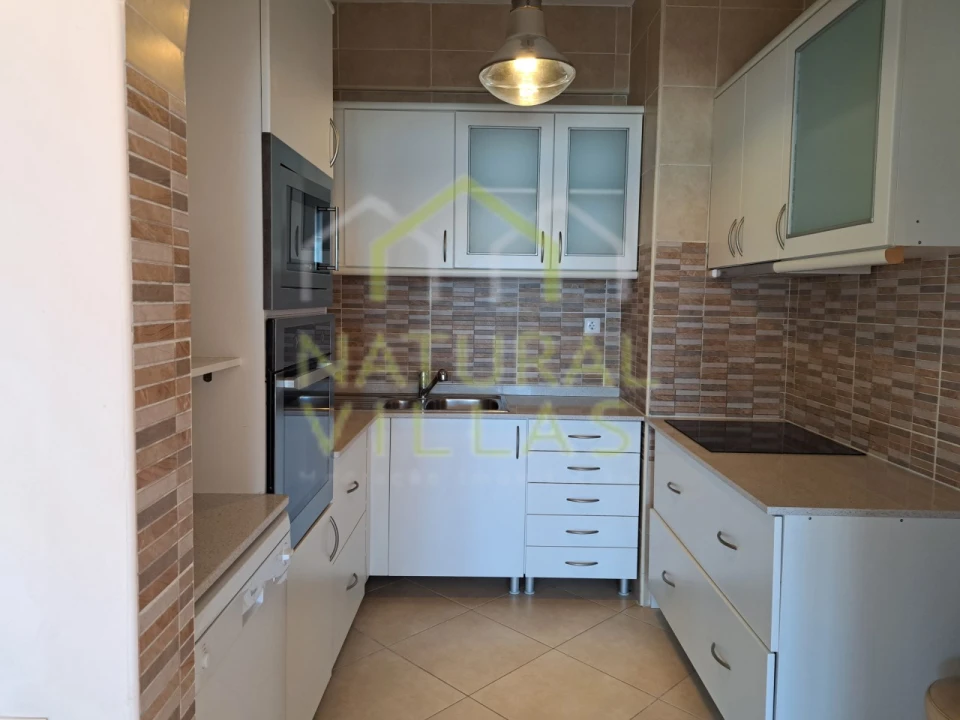 Apartamento T2 para Venda em Quarteira Foto 5