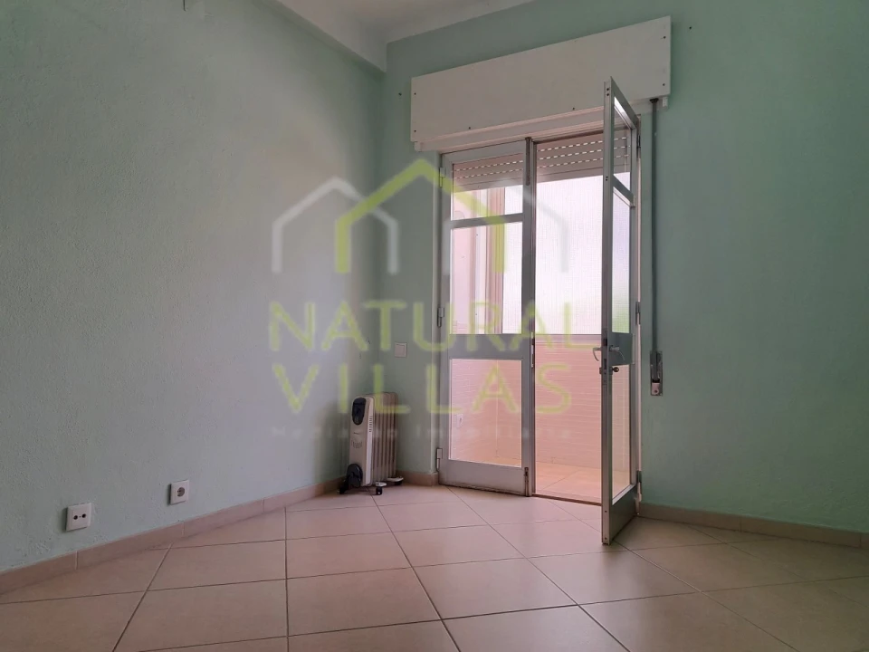 Apartamento T2 para Venda em Quarteira Foto 12
