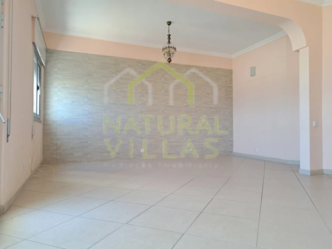 Apartamento T2 para Venda em Quarteira Foto 2