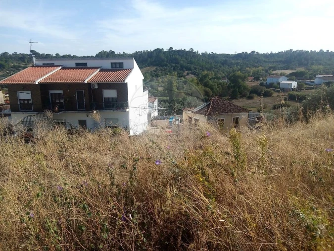 Moradia T3 para Venda em Arneiro das Milhariças Foto 3