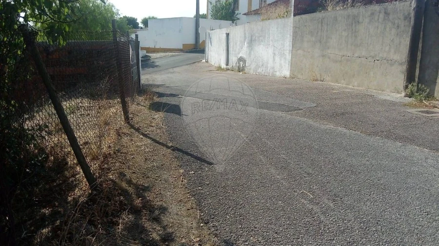Moradia T3 para Venda em Arneiro das Milhariças Foto 17