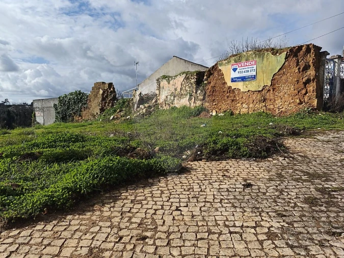 Moradia T3 para Venda em Arneiro das Milhariças Foto 28