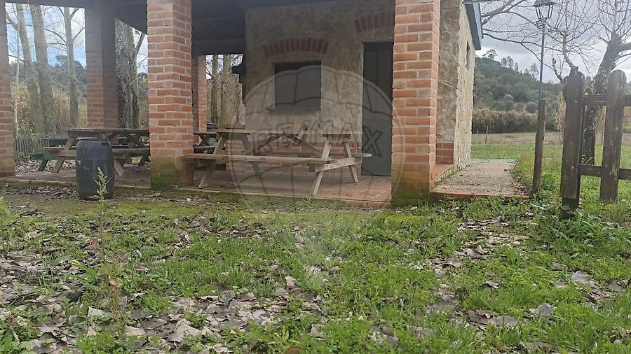 Moradia T3 para Venda em Arneiro das Milhariças