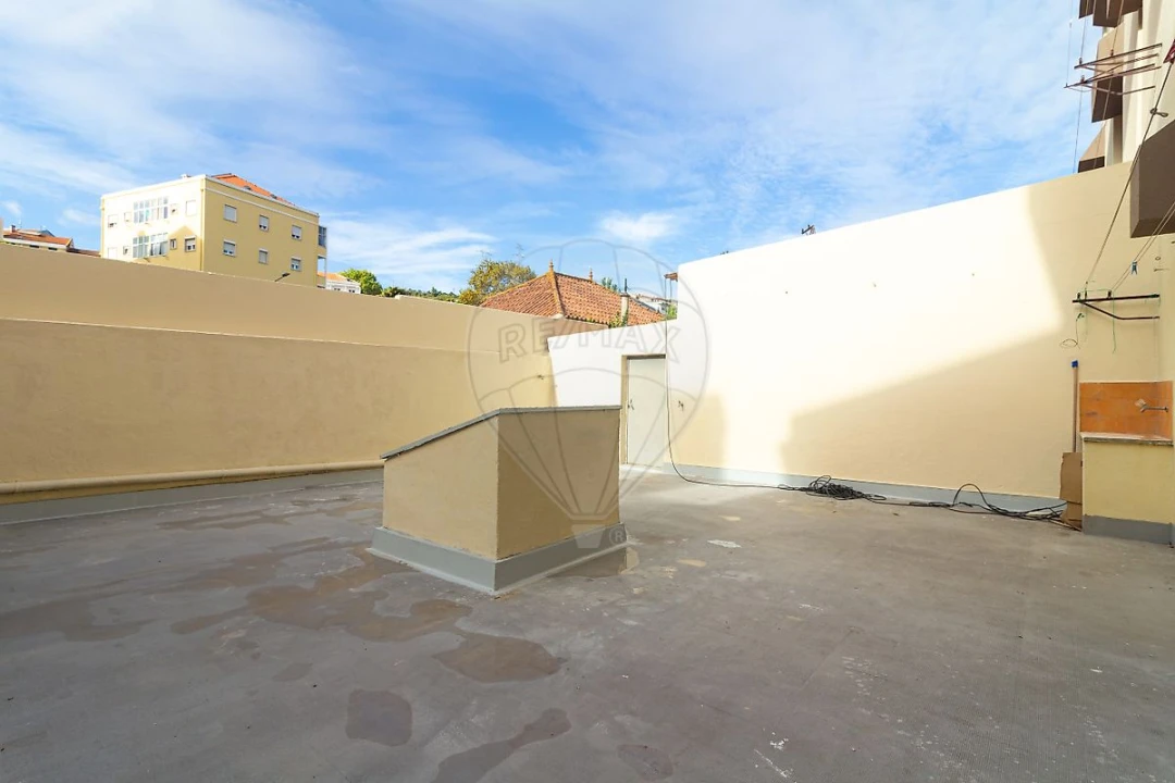 Prédio para Venda em Vila Franca de Xira Foto 16