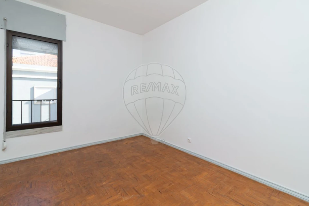 Prédio para Venda em Vila Franca de Xira Foto 36