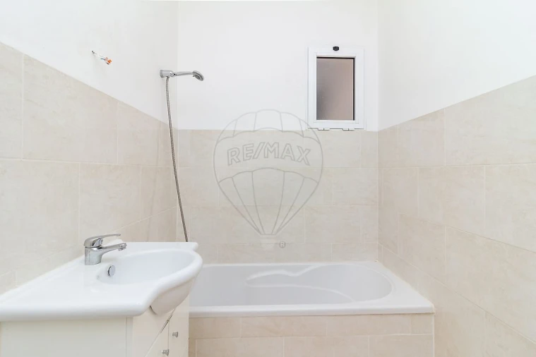 Prédio para Venda em Vila Franca de Xira Foto 32